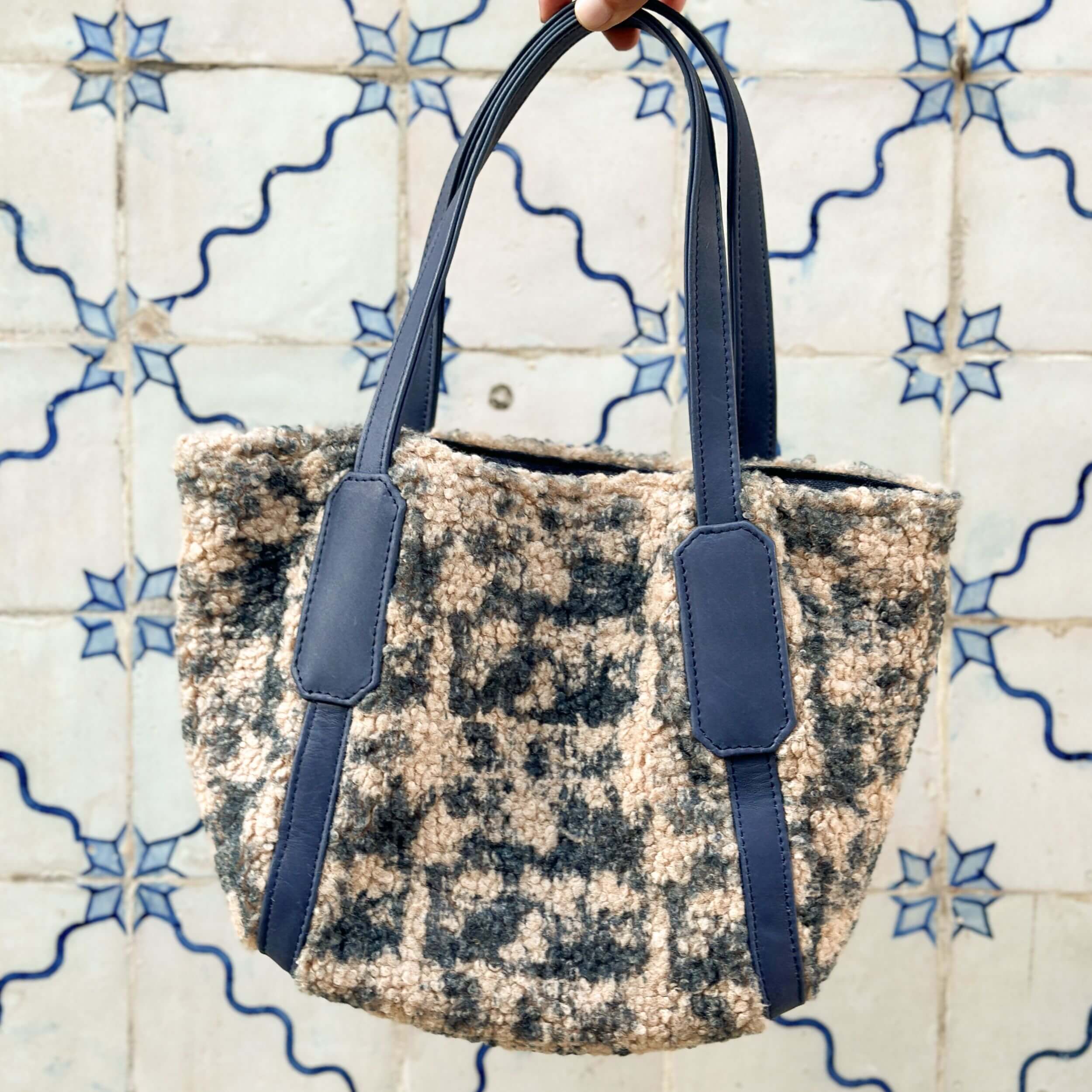 Nano Sasha Tote Bag Blue Bear - Image 3