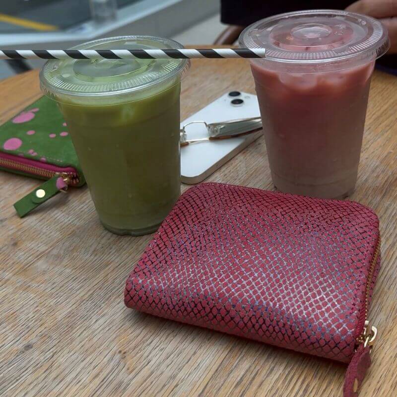 Compagnon Blossom – Women’s Coral Pink Leather Wallet - Image 3